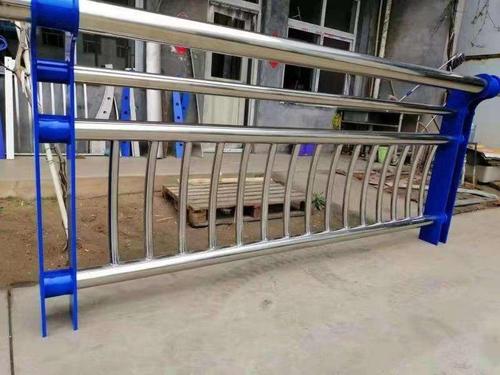 不锈钢防撞护栏生产施工标准