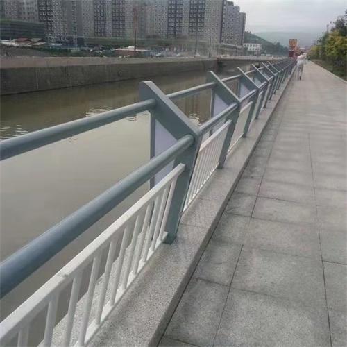 天津不锈钢防撞护栏订做热线